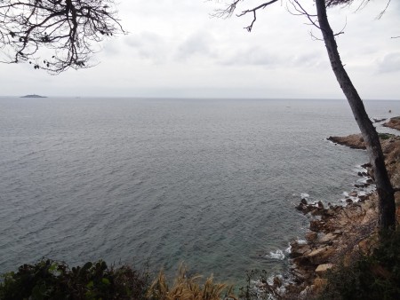 Le phare des Embiez et la pointe de La Cride
